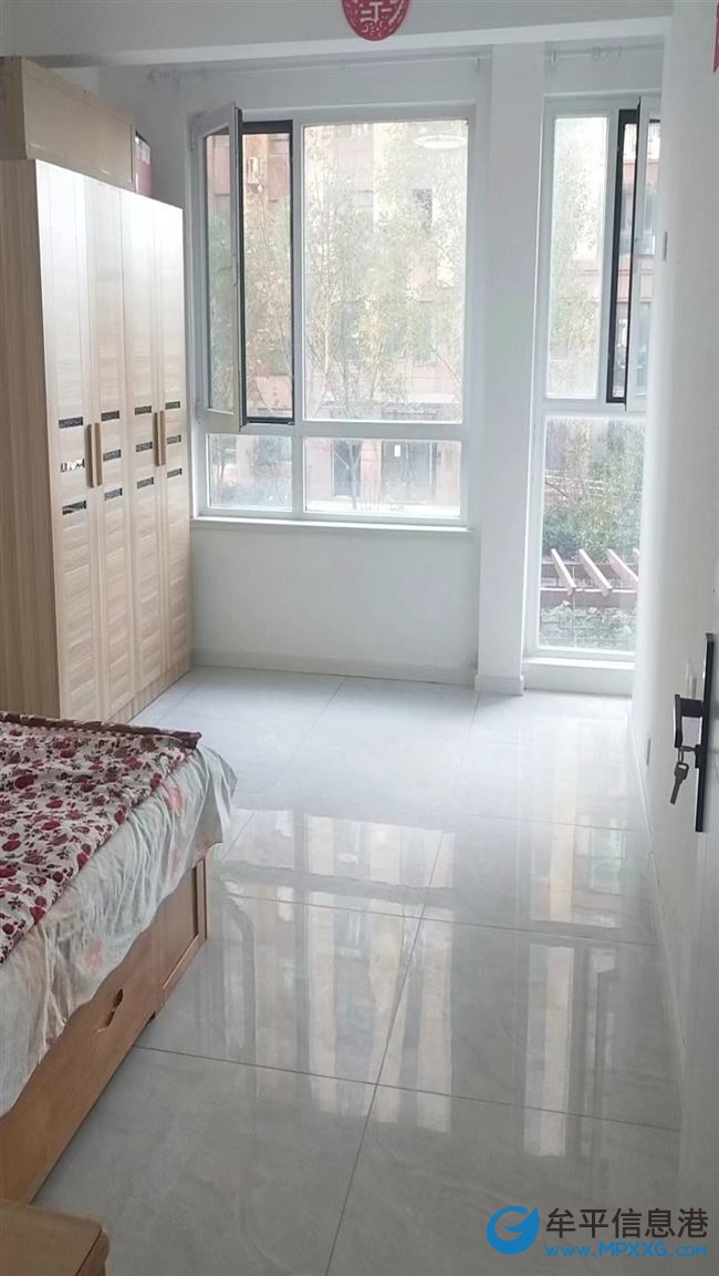 逅海小鎮(zhèn)電梯房出租1200元拎包入住首次出租