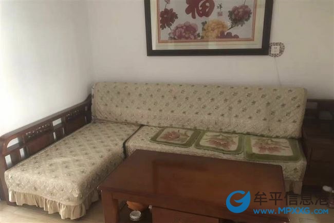 南關(guān)新村三樓85平三室出租